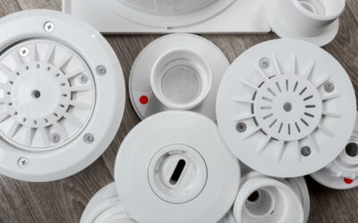 Gdzie zamontować czujnik dymu? Najważniejsze informacje na temat urządzenia detekcji cząsteczek dymu